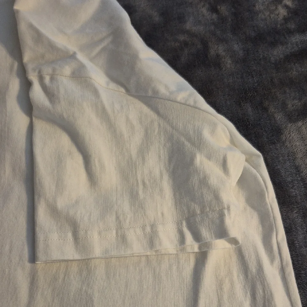 Men's White Graphic Tee with Green Design - Picture 5 of 6